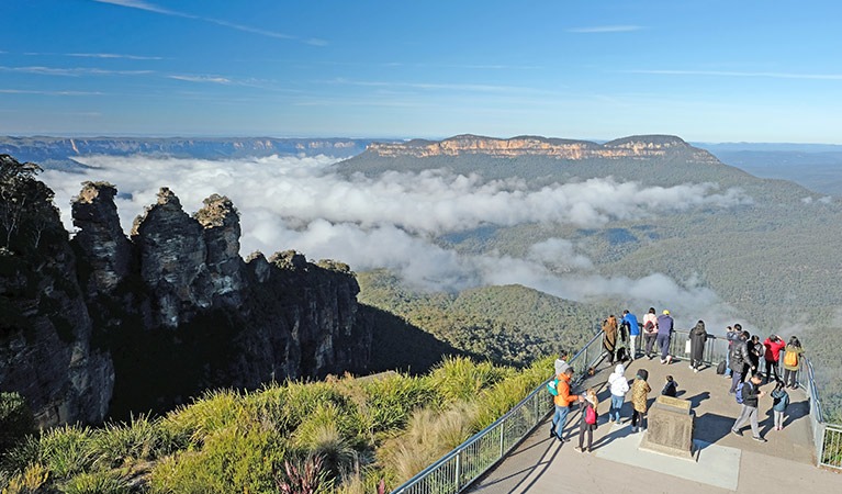 Blue-Mountains_echo-point-lookout-views